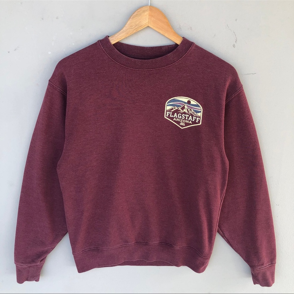 Vintage Blue 84 Burgundy Crewneck Sweater with Soft Fabric and Relaxed Fit
